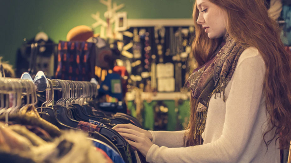 woman-shopping-for-clothes_0ab50.png